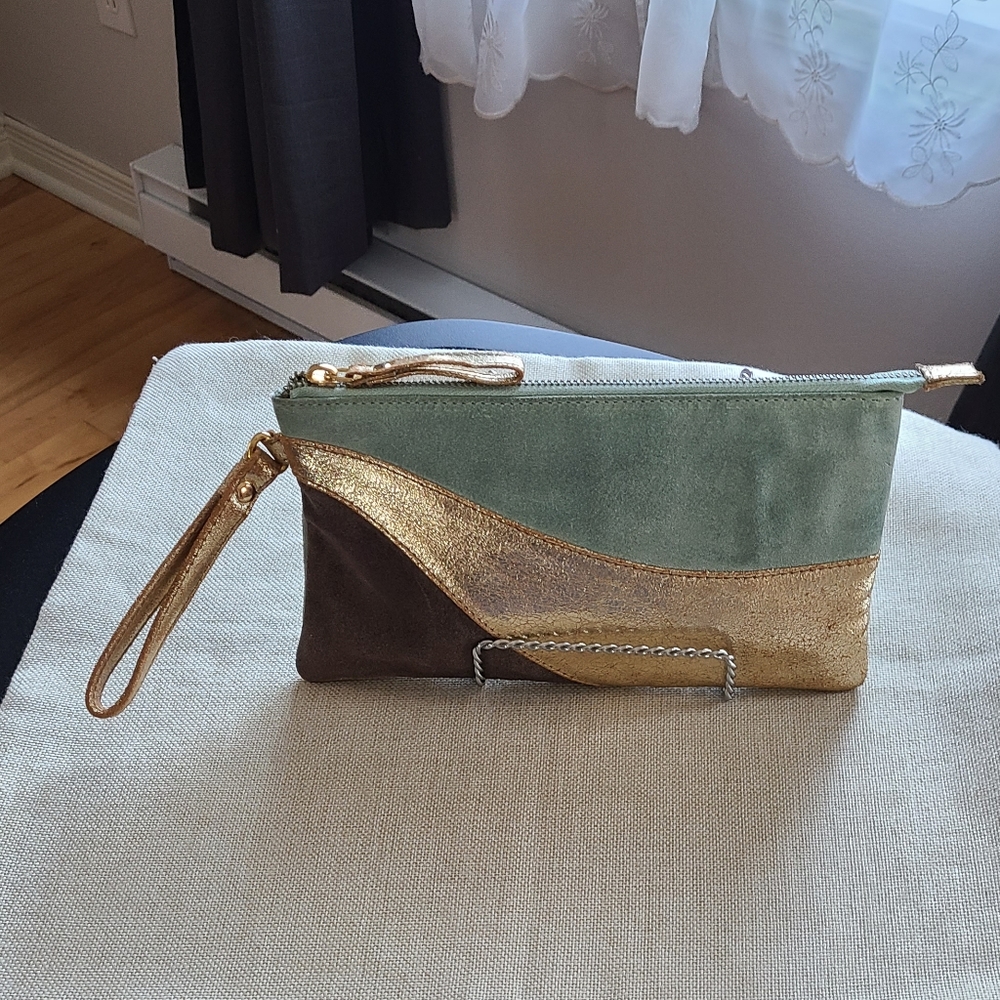 Wristlet purse pastel mint